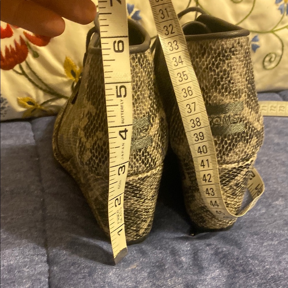 Toms Black and Gray Snake Print Ankle Boots with Lace-Up Design - Picture 5 of 5